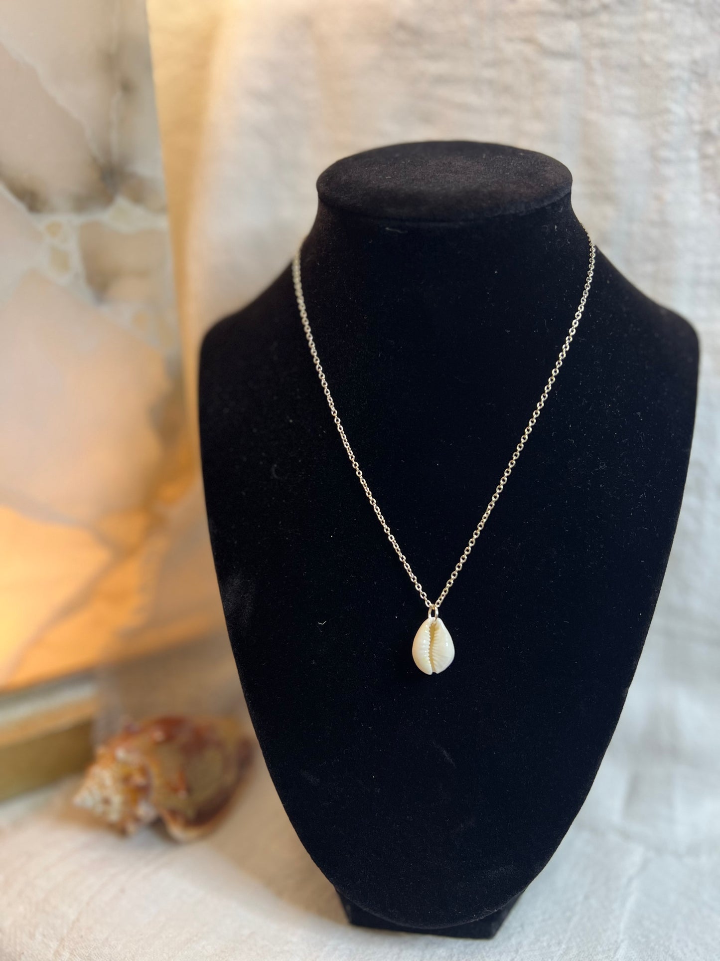 Sencillo Dorado Blanco